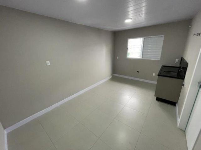 Apartamento aluguel em Barreiros, São José