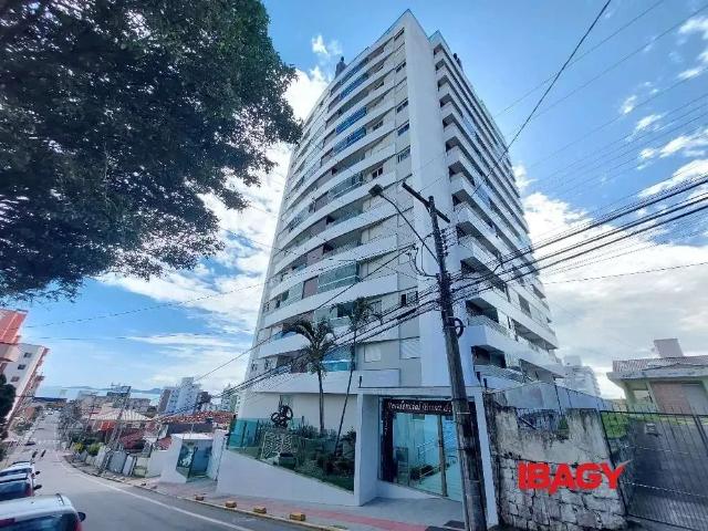 Apartamento aluguel em Barreiros, São José