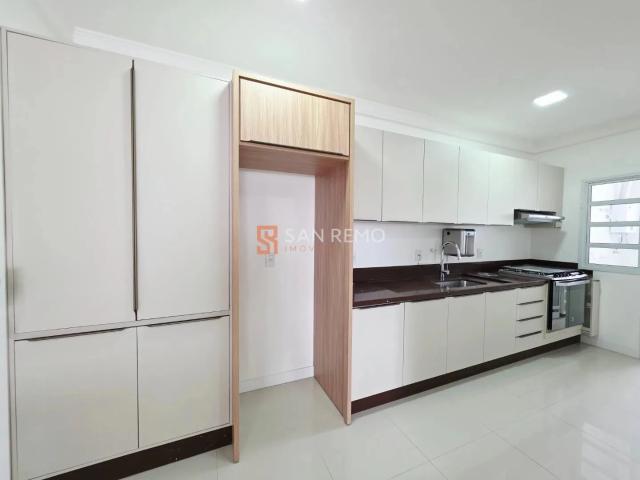 Apartamento aluguel em Kobrasol, São José