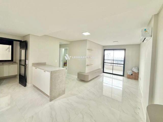 Apartamento aluguel em Kobrasol, São José