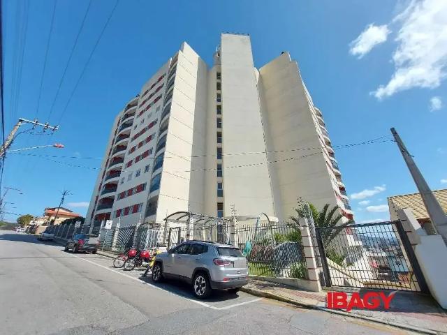 Apartamento aluguel em Região Geográfica Imediata de Florianópolis, São José