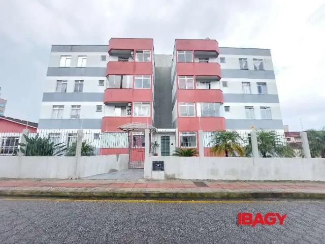 Apartamento aluguel em Praia Comprida, São José