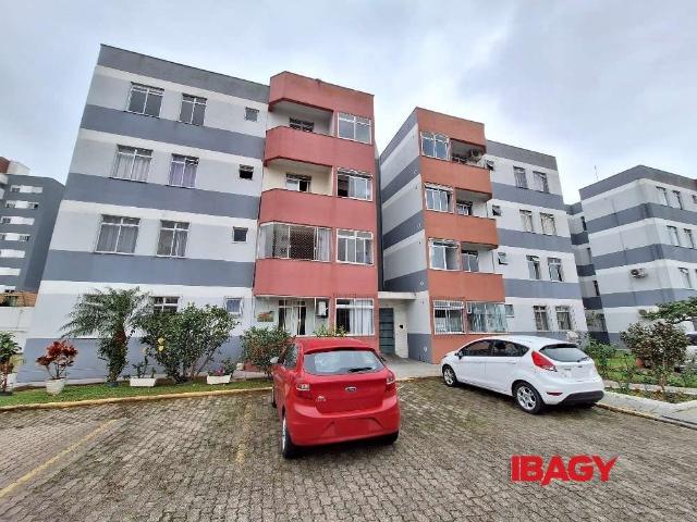 Apartamento aluguel em São José, Praia Comprida