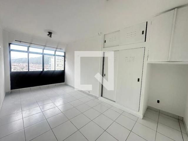 Apartamento aluguel em São Vicente
