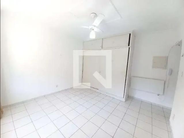 Apartamento aluguel em Região Imediata de Santos, Região Metropolitana da Baixada Santista