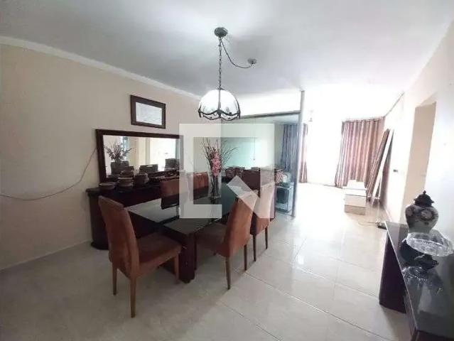 Apartamento aluguel em Região Imediata de Santos, Região Metropolitana da Baixada Santista