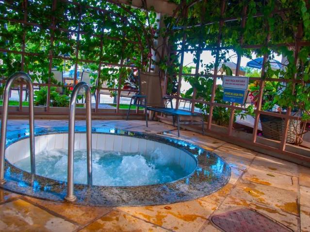 Apartamento aluguel em Região Geográfica Imediata de Caldas Novas-Morrinhos, Caldas Novas