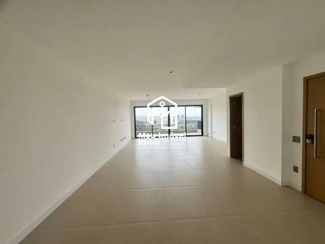 Apartamento venda em Região Geográfica Imediata do Distrito Federal, Região Integrada de Desenvolvimento do Distrito Federal e Entorno
