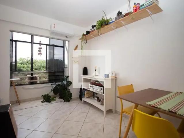 Apartamento venda em Região Geográfica Imediata do Distrito Federal, Região Integrada de Desenvolvimento do Distrito Federal e Entorno