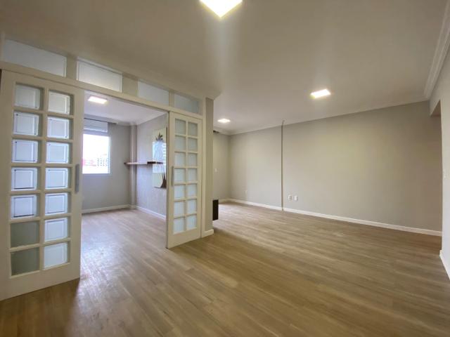 Apartamento venda em Comerciário, Criciúma