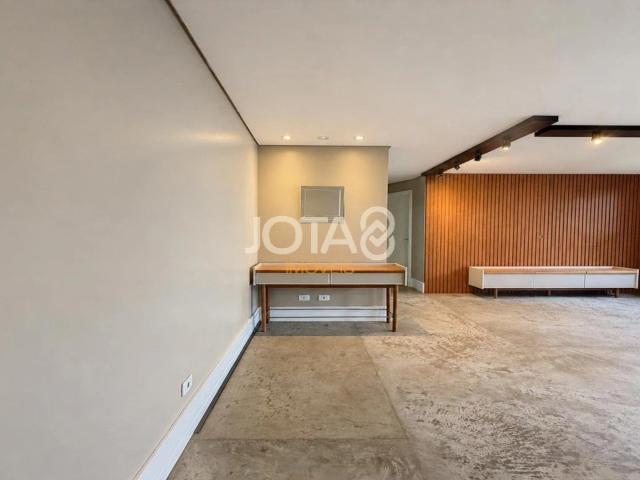 Apartamento venda em Santo Inácio, Curitiba