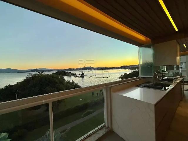 Apartamento venda em Região Geográfica Imediata de Florianópolis, Desterro