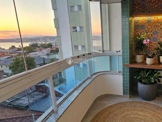Apartamento venda em Região Geográfica Imediata de Florianópolis, Desterro