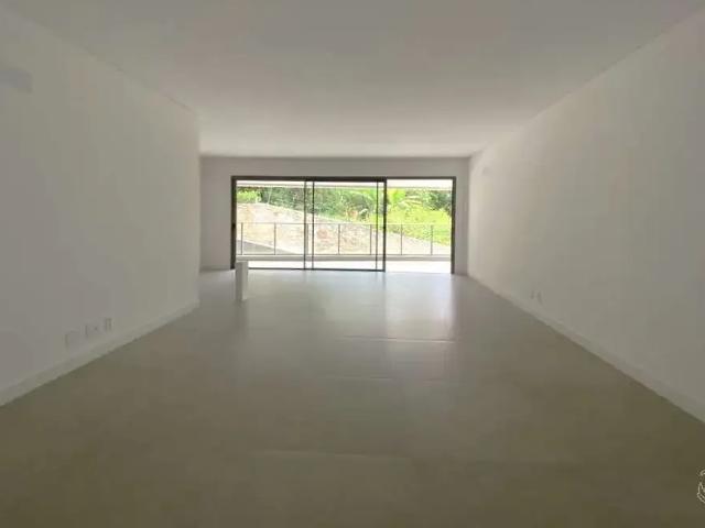 Apartamento venda em Região Geográfica Imediata de Florianópolis, Desterro