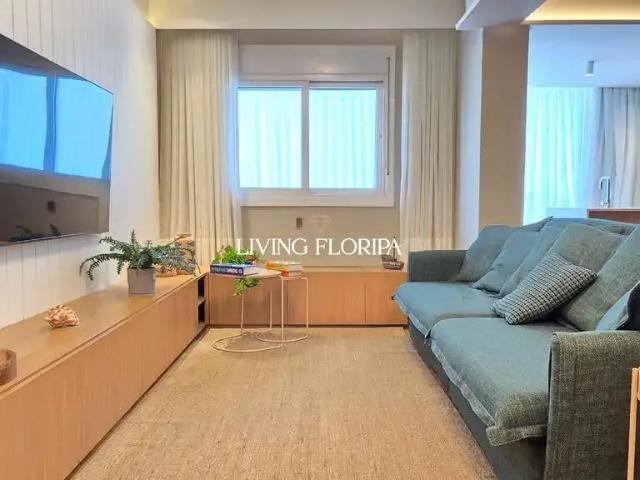 Apartamento venda em Região Geográfica Imediata de Florianópolis, Desterro