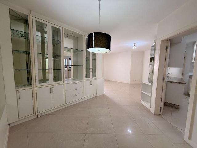 Apartamento venda em Região Geográfica Imediata de Florianópolis, Desterro
