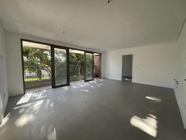 Apartamento venda em Região Geográfica Imediata de Florianópolis, Desterro