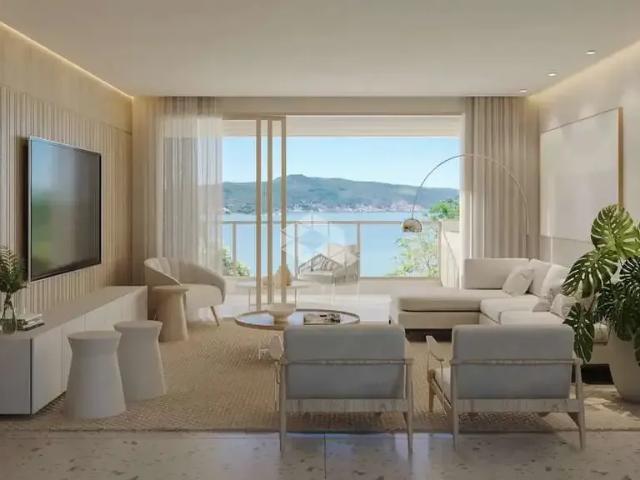 Apartamento venda em Região Geográfica Imediata de Florianópolis, Desterro