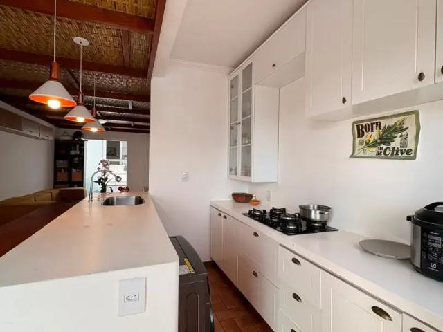 Apartamento venda em Região Geográfica Imediata de Florianópolis, Desterro