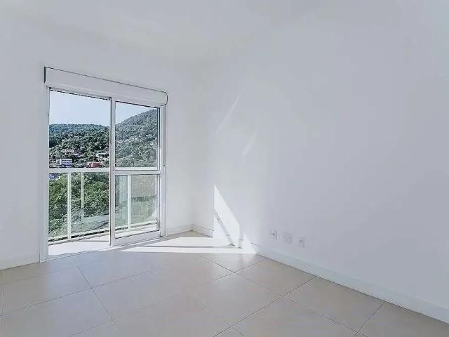 Apartamento venda em Região Geográfica Imediata de Florianópolis, Desterro