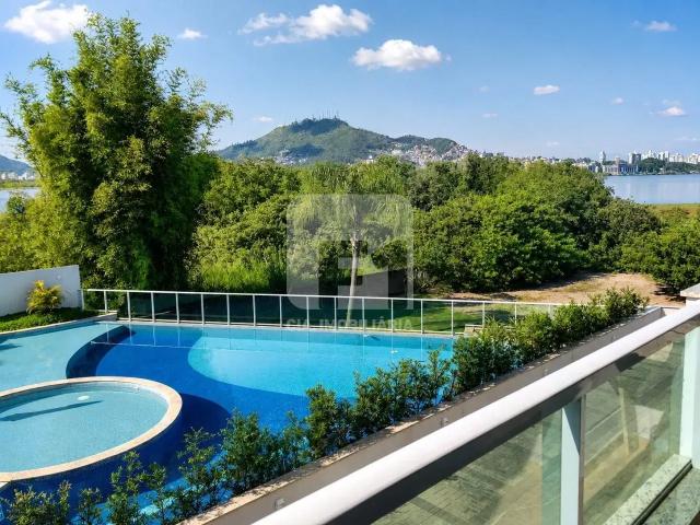 Apartamento venda em Região Geográfica Imediata de Florianópolis, Desterro