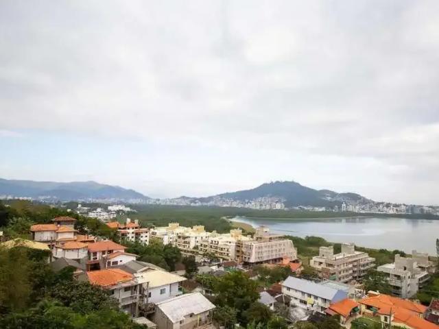 Apartamento venda em Região Geográfica Imediata de Florianópolis, Desterro