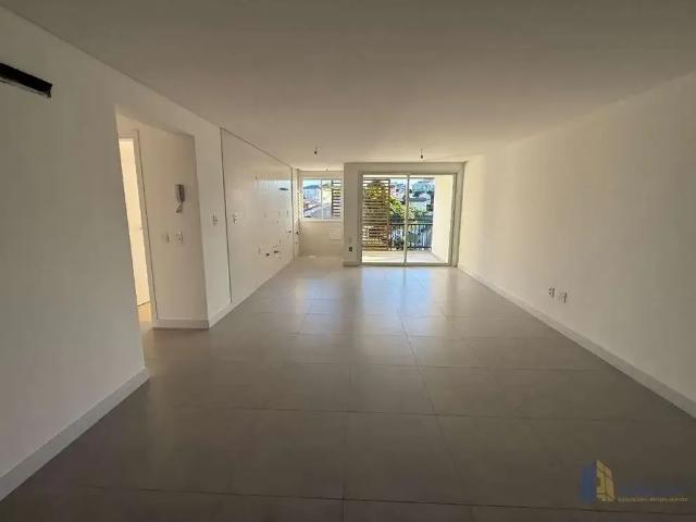 Apartamento venda em Região Geográfica Imediata de Florianópolis, Desterro