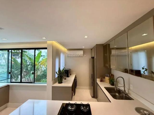 Apartamento venda em Região Geográfica Imediata de Florianópolis, Desterro
