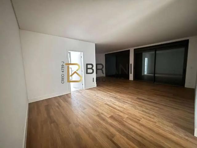 Apartamento venda em Região Geográfica Imediata de Florianópolis, Desterro