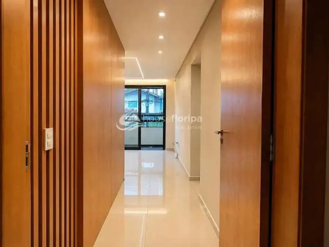 Apartamento venda em Região Geográfica Imediata de Florianópolis, Desterro