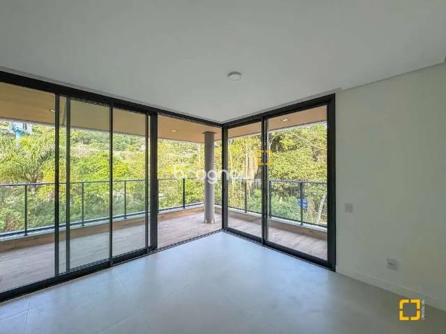 Apartamento venda em Região Geográfica Imediata de Florianópolis, Desterro