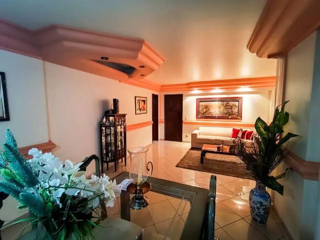 Apartamento venda em Região Geográfica Imediata de Goiânia, Goiânia