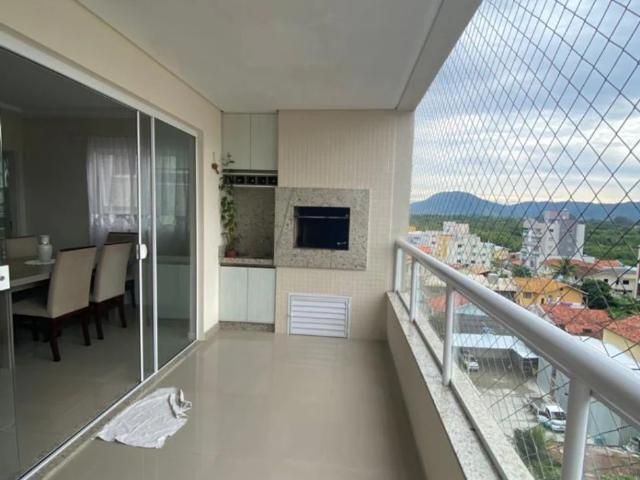 Apartamento venda em Meia Praia, Itapema