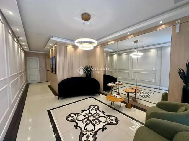 Apartamento venda em Meia Praia, Itapema