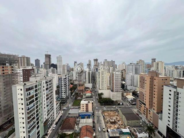 Apartamento venda em Meia Praia, Itapema