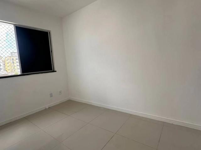 Apartamento venda em Lauro de Freitas, Região Geográfica Intermediária de Salvador