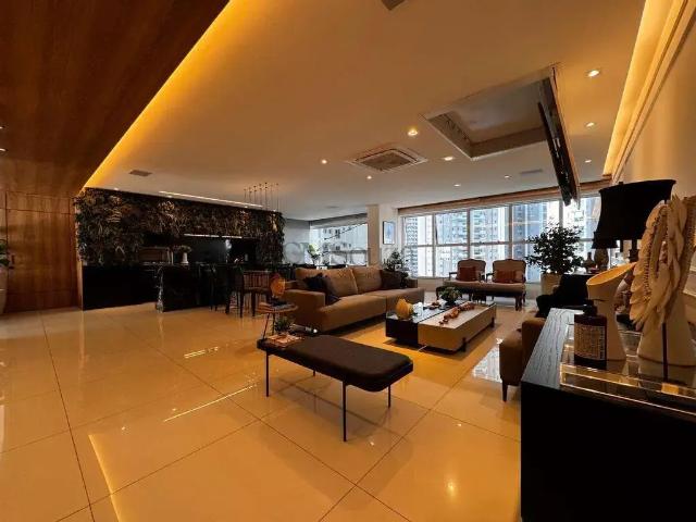Apartamento venda em Região Geográfica Imediata de Londrina, Londrina