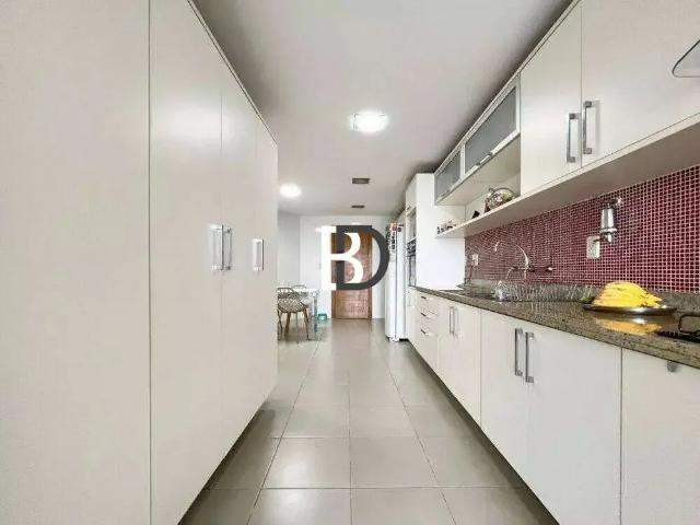 Apartamento venda em Região Geográfica Imediata de Macaé-Rio das Ostras, Macaé
