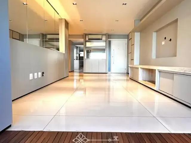 Apartamento venda em Região Geográfica Imediata de Maringá, Maringá