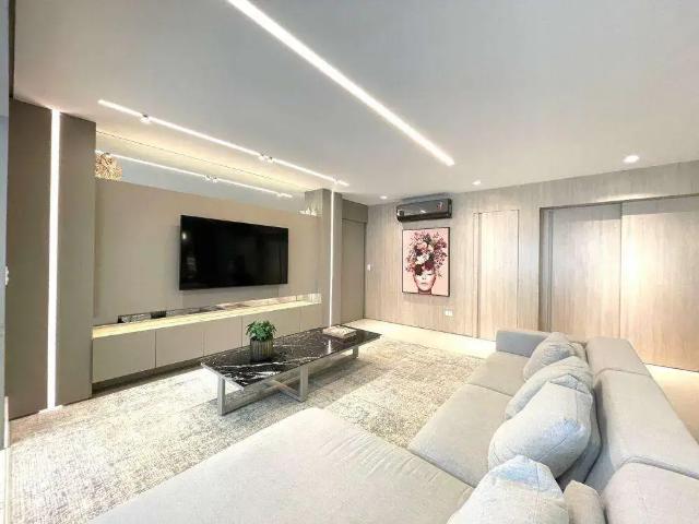 Apartamento venda em Região Geográfica Imediata de Maringá, Maringá
