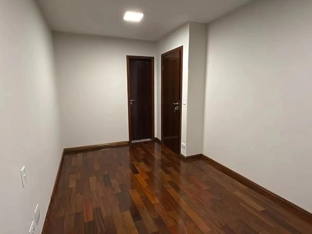 Apartamento venda em Região Geográfica Imediata de Maringá, Maringá