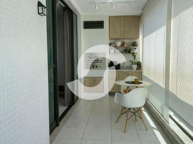 Apartamento venda em Região Praias da Baía, Niterói