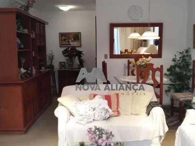 Apartamento venda em Petrópolis