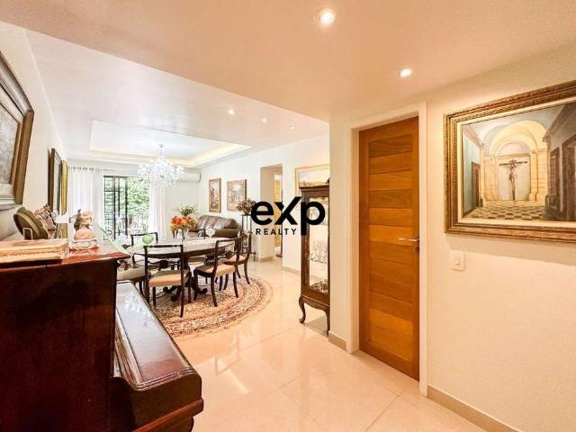 Apartamento venda em Região Geográfica Imediata de Petrópolis, Região Metropolitana do Rio de Janeiro