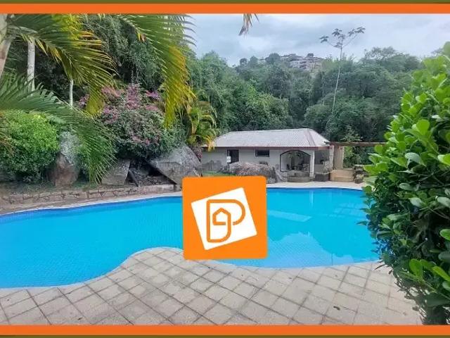 Apartamento venda em Região Geográfica Imediata de Petrópolis, Região Metropolitana do Rio de Janeiro