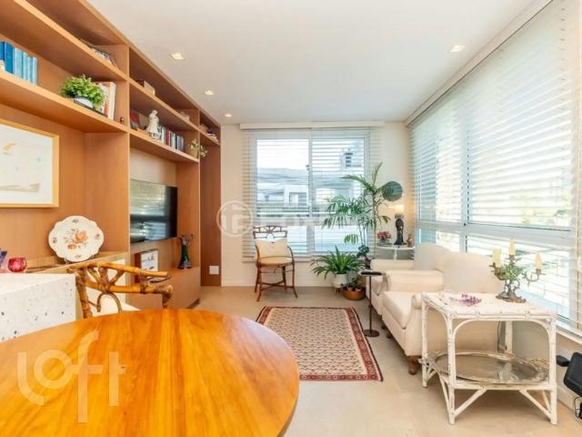 Apartamento venda em Três Figueiras, Porto Alegre