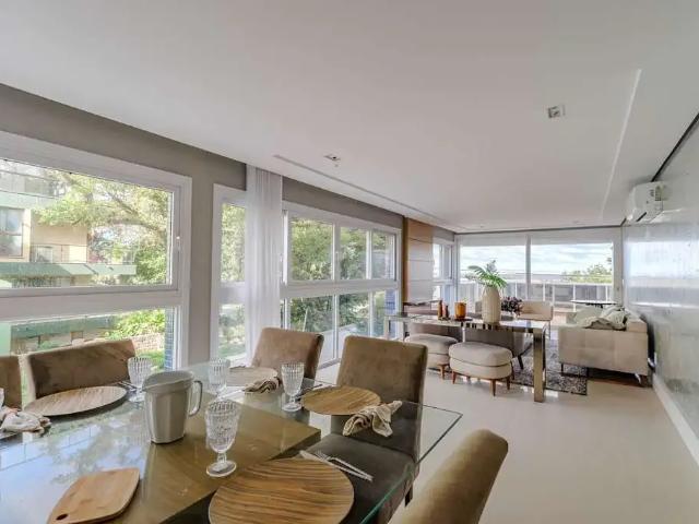 Apartamento venda em Vila Assunção, Porto Alegre