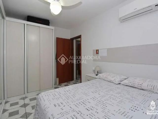 Apartamento venda em Vila Ipiranga, Porto Alegre