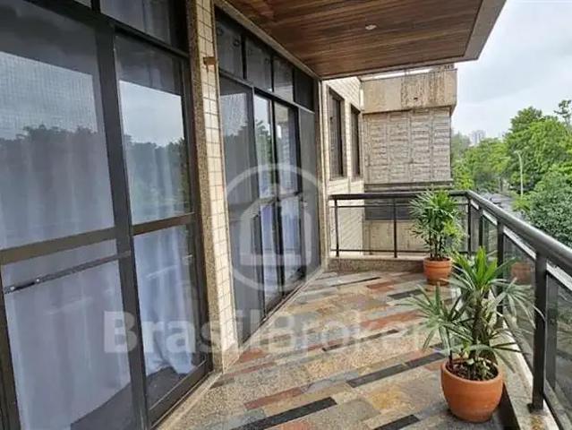 Apartamento venda em Condomínio Village Marapendi, Rio de Janeiro
