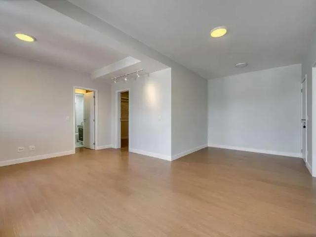 Apartamento venda em Região Imediata de São José dos Campos, Região Metropolitana do Vale do Paraíba e Litoral Norte